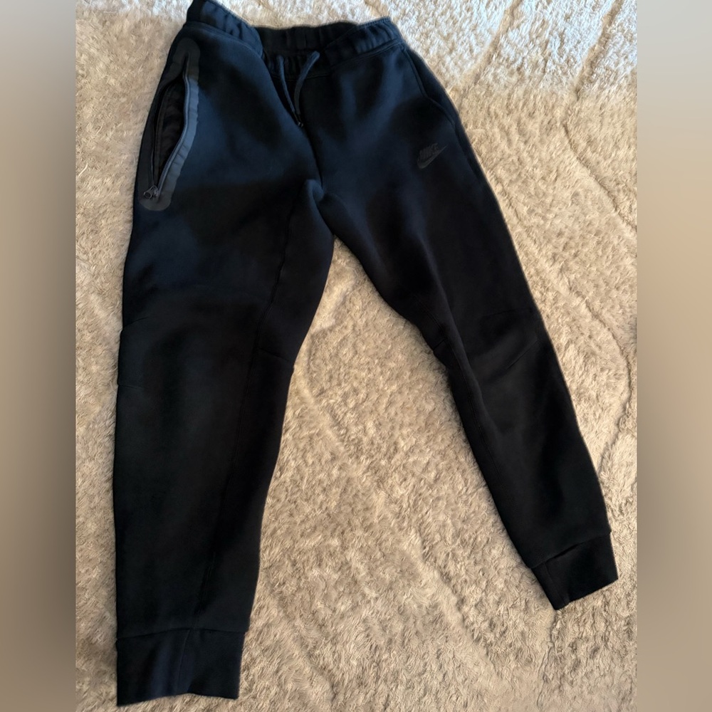 COPY - Nike Tech Joggers